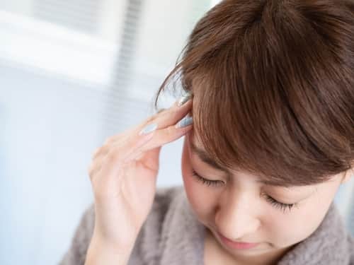 上部頸椎にかかる負担の蓄積も頭痛の原因になります